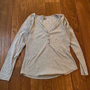 Old navy long sleeve shirt